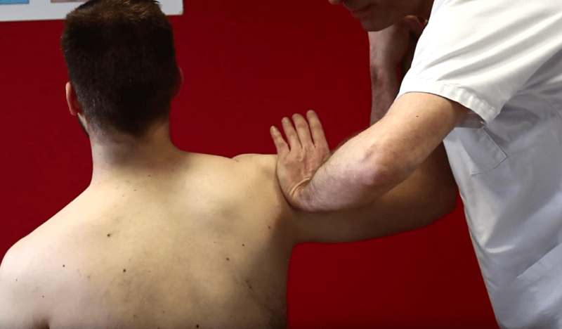 Examen physique de l'épaule atraumatique rapide & de première intention (Benoit Schippers, Romain Louis)